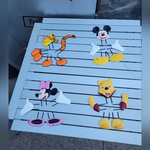 Halloween Pumpkin decorating set , Minnie, Mickey, Tigger and Pooh. - Picture 2 of 6